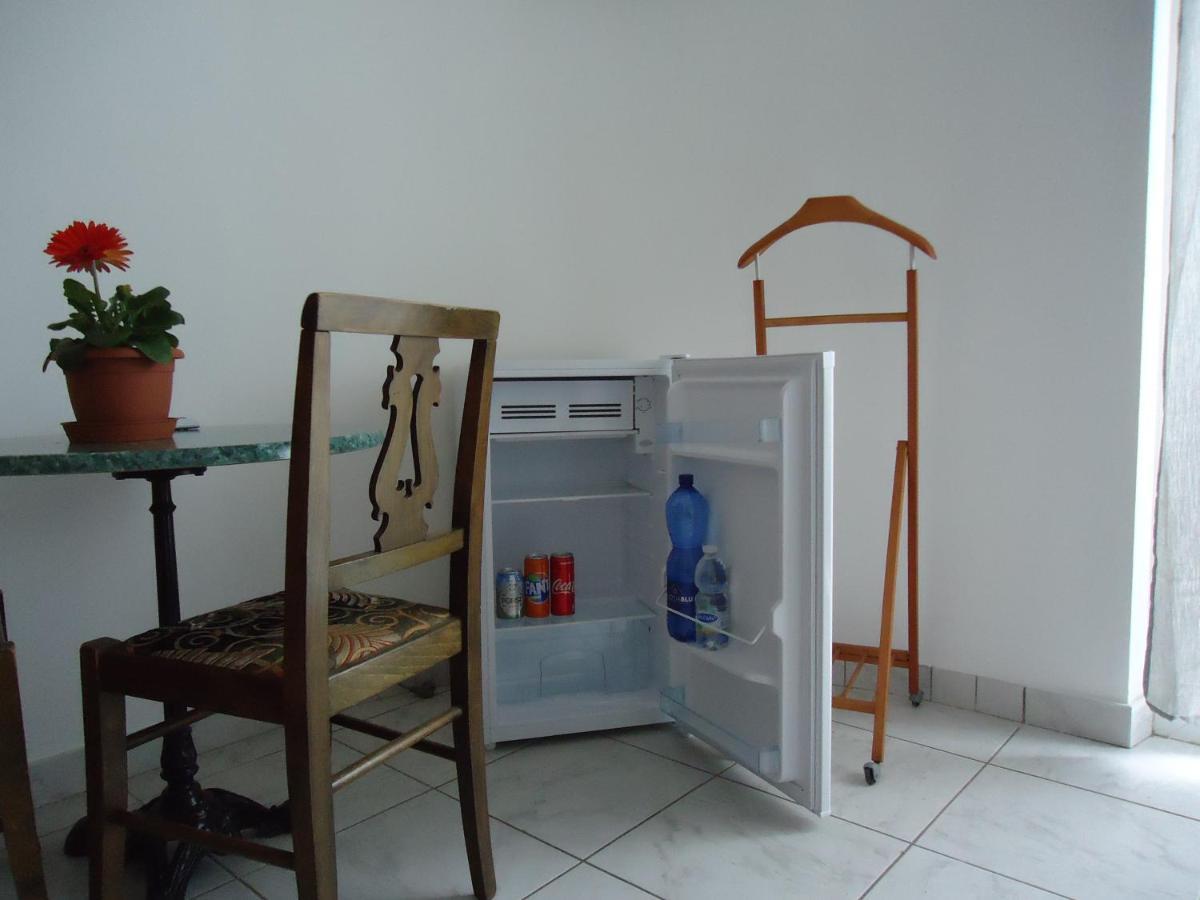 Affittacamere Gelindo Silvi Marina Buitenkant foto